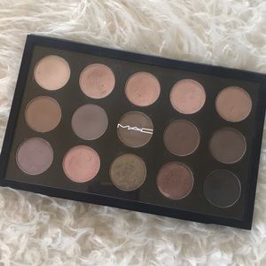 MAC Cosmetics Custom 15-Pan Eyeshadow Palette